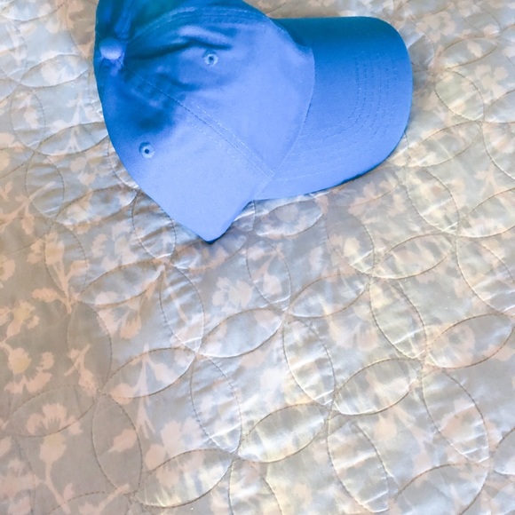 Women’s Caps - Picture 12 of 16